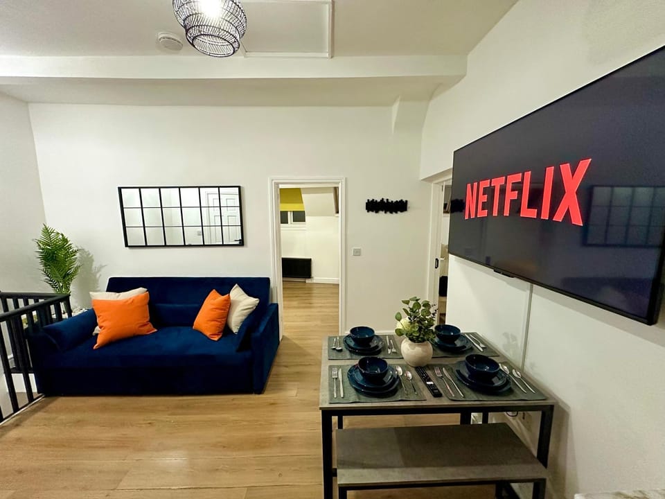 TV and multimedia, Living room, Seating area