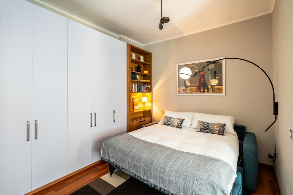 Bed, Photo of the whole room, wardrobe
