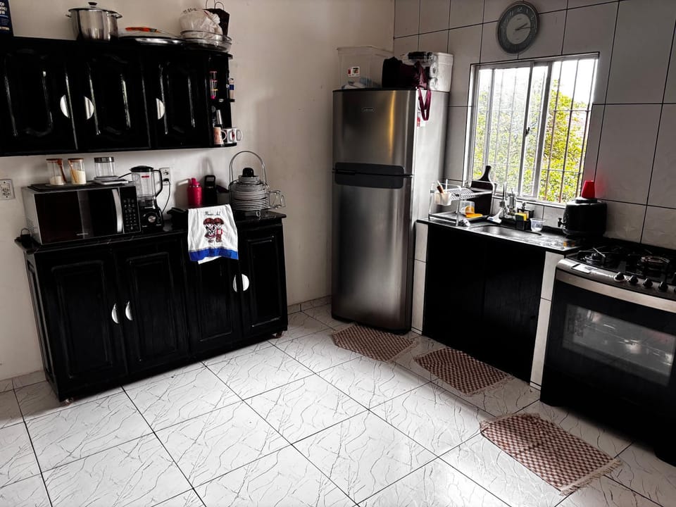 Kitchen or kitchenette, Communal kitchen, minibar, oven, stove