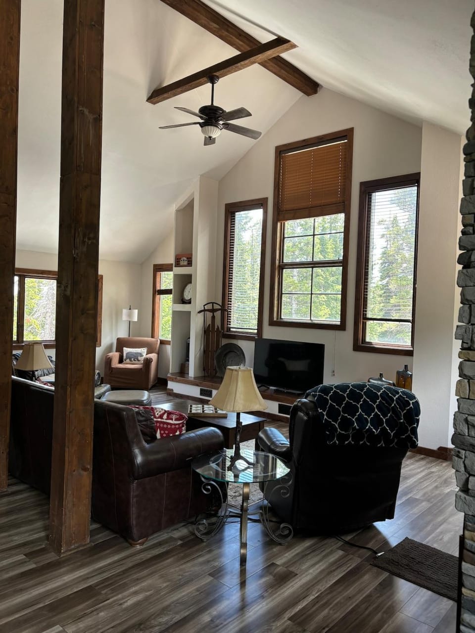 TV and multimedia, Living room, Seating area, Family, fireplace