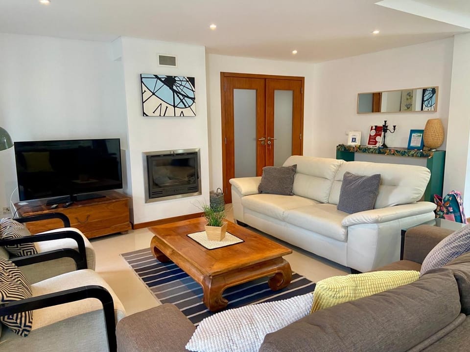 Relax at Lagoa in Ericeira Villa in Lisbon District