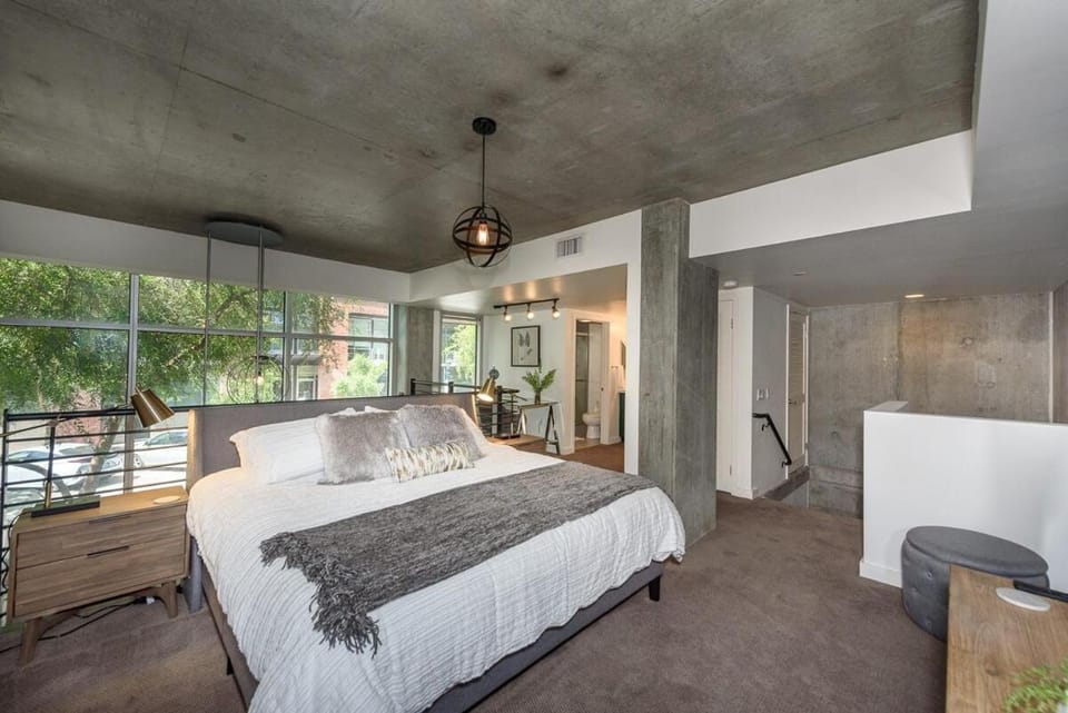 King Size Luxury Loft Petco-Park-Downtown SD Apartment in San Diego