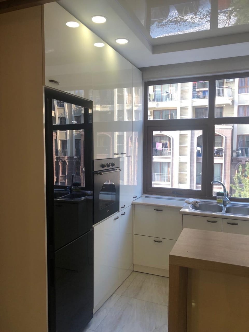 Kitchen or kitchenette, oven