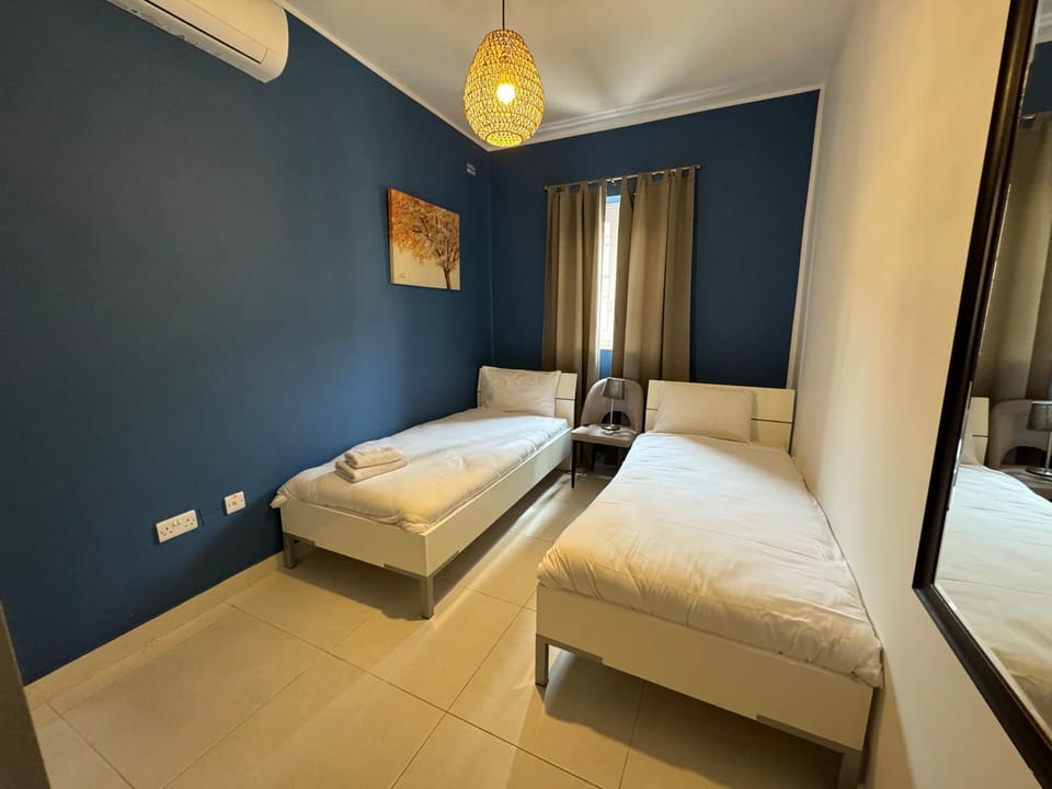 Bedroom, towels, air conditioner