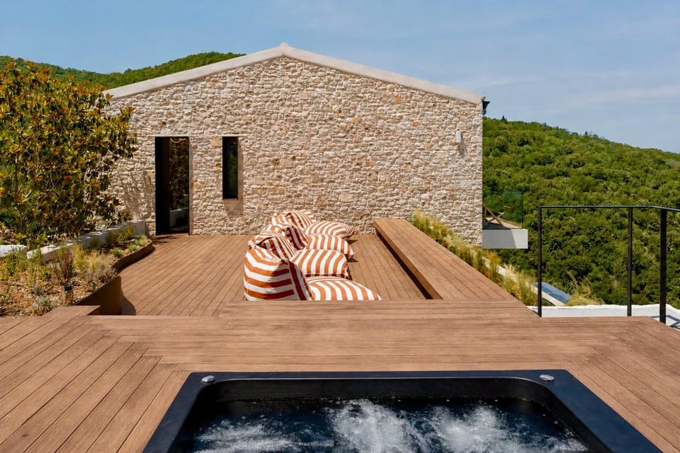 Day, Natural landscape, Mountain view, Pool view, sunbed
