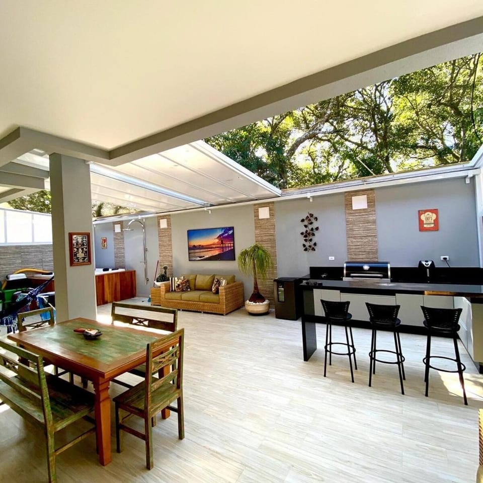 High-standard condominium, seafront! House in State of São Paulo