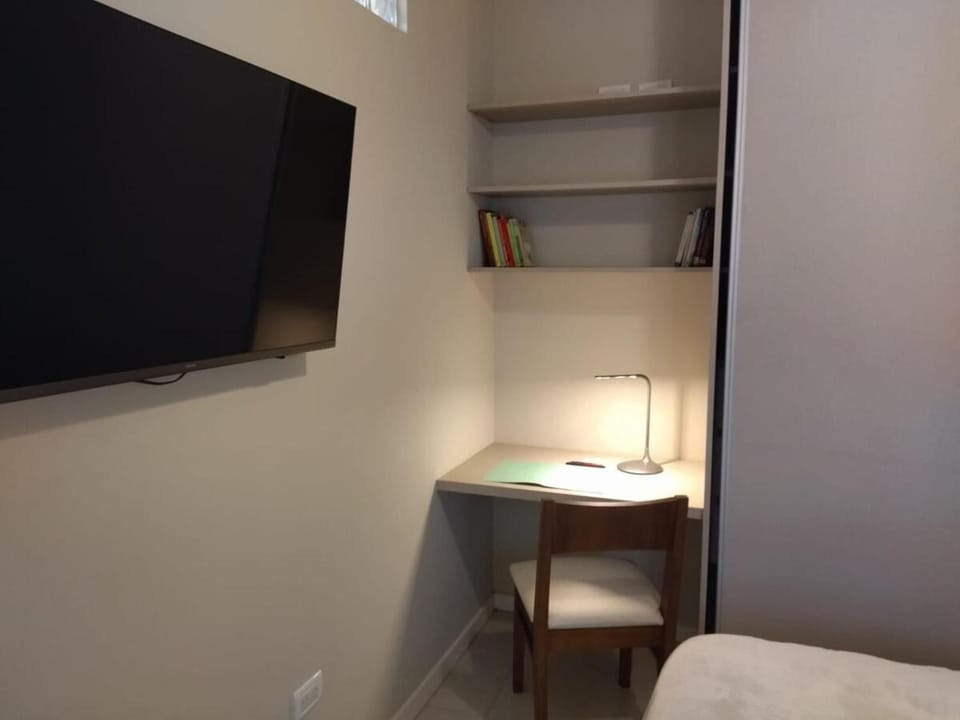 TV and multimedia, Seating area, Bedroom