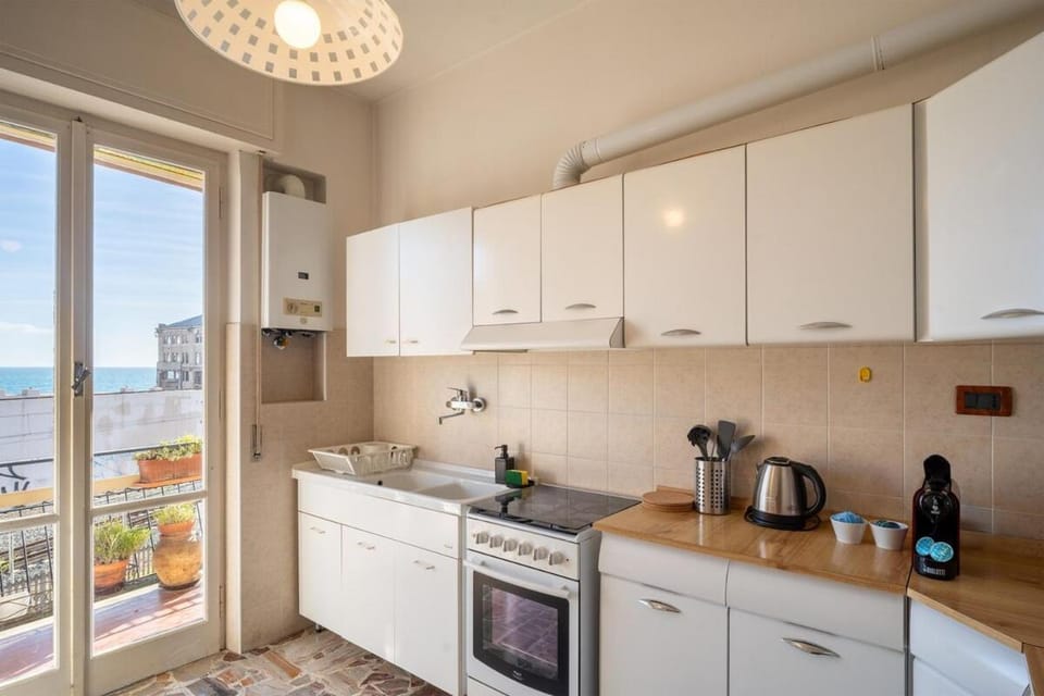 Casa Nina Quadrilocale Top a 50m dal Mare Apartment in Pietra Ligure