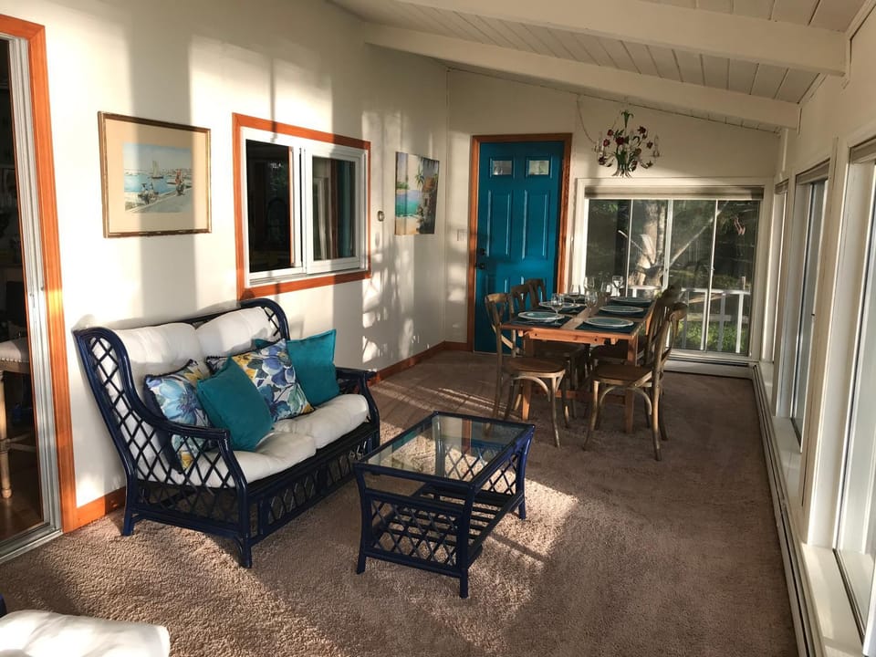 Waterfront house House in East Falmouth