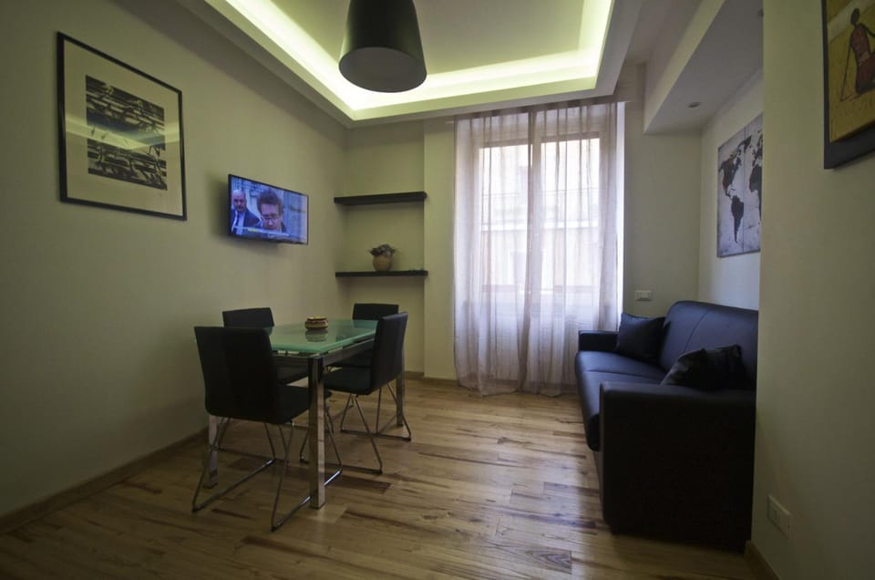 Day, Dining area
