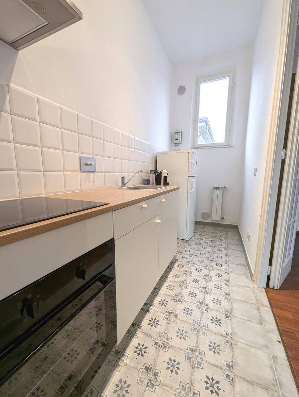 Kitchen or kitchenette, oven, stove