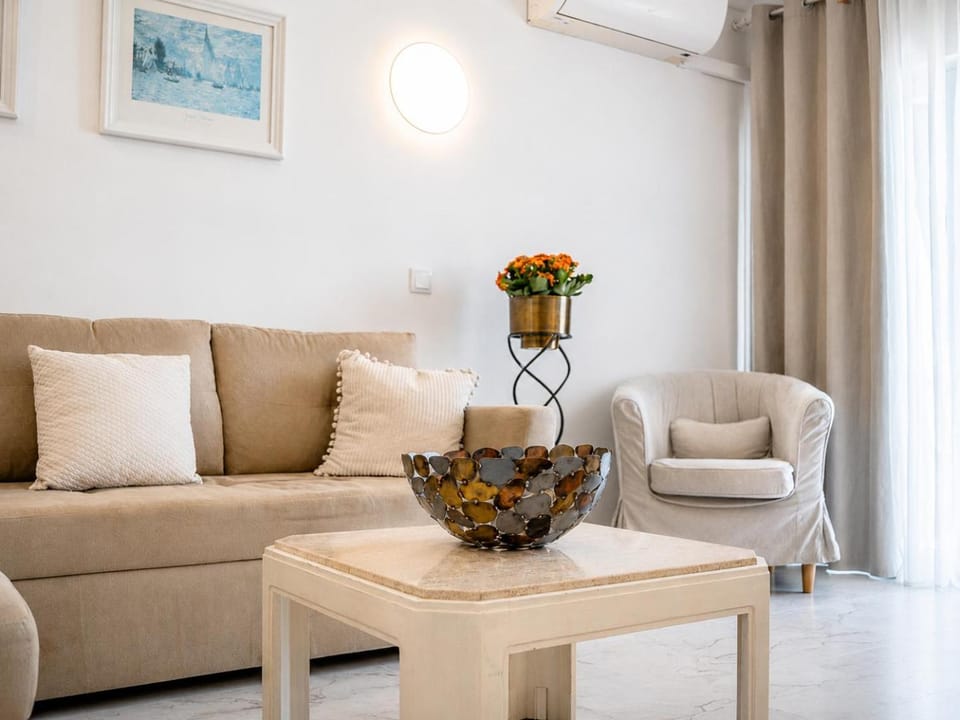 Living room, air conditioner