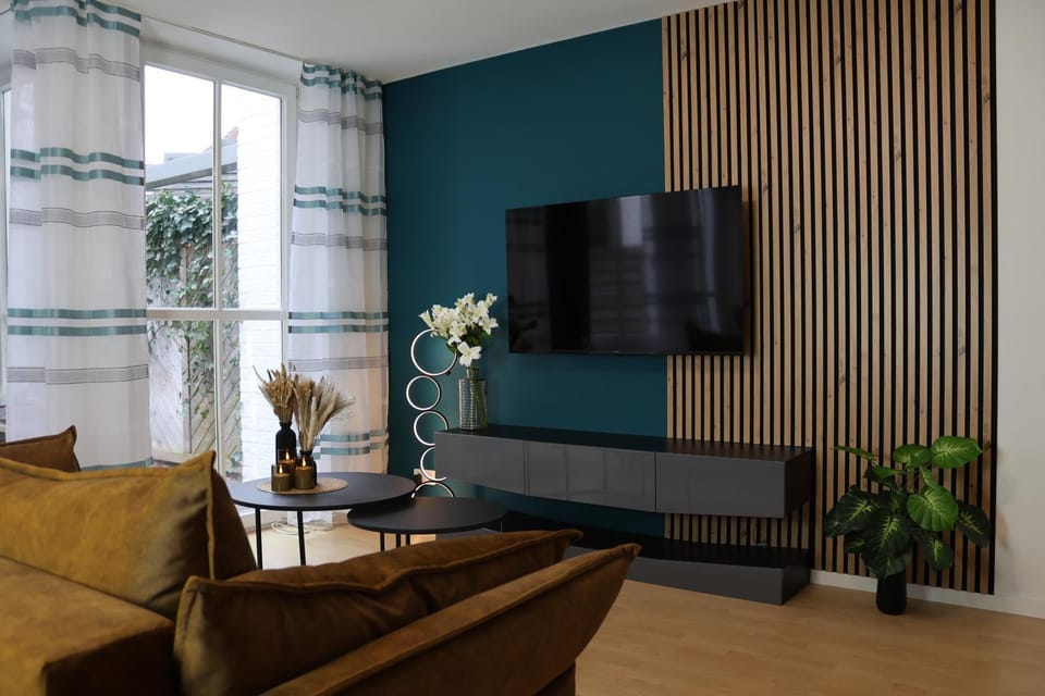 TV and multimedia, Living room, Seating area, Evening entertainment, Evening entertainment