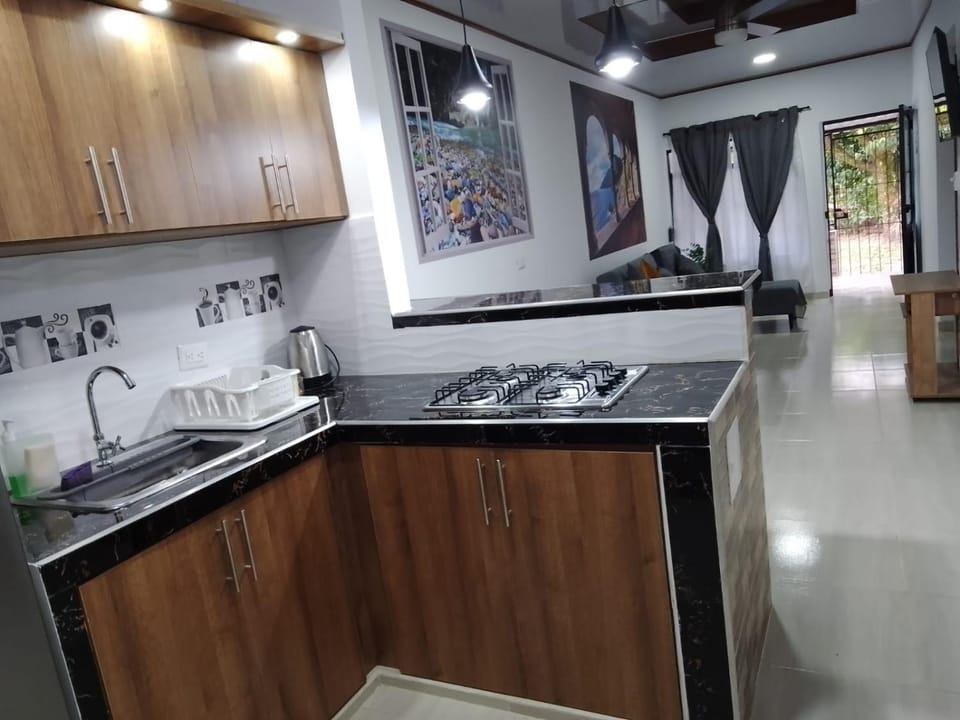 BONITA Y CÓMODA CASA DE 3 HABITACIONES EN cONJUNTO House in Villavicencio