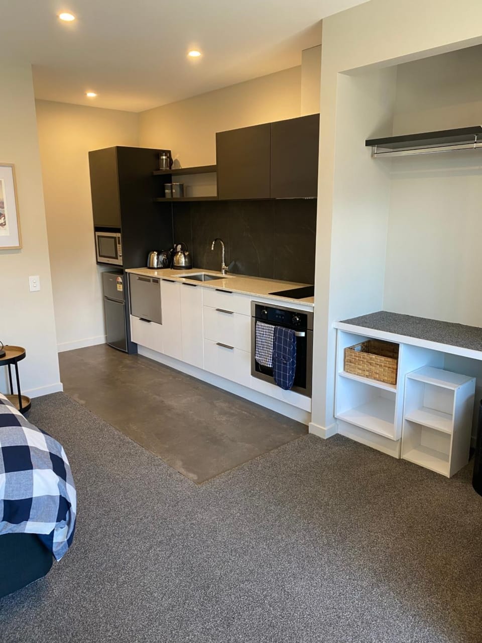 Modern Apartment - walking distance to lake and town Apartment in Wanaka