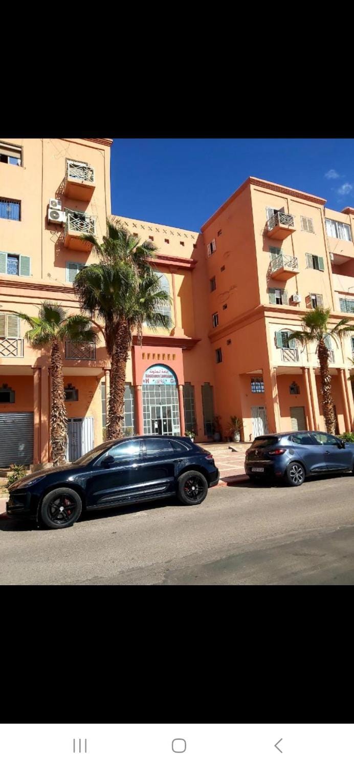 Property building, Neighbourhood, Street view, Parking