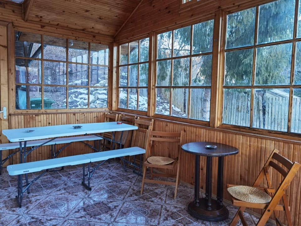 Restaurant/places to eat, Dining area