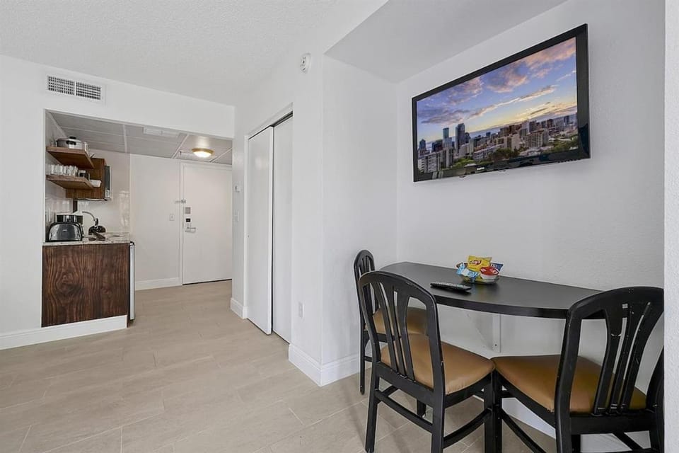 6165 CARRIER DR #1212 ORLANDO 1BED Apartment in Orlando
