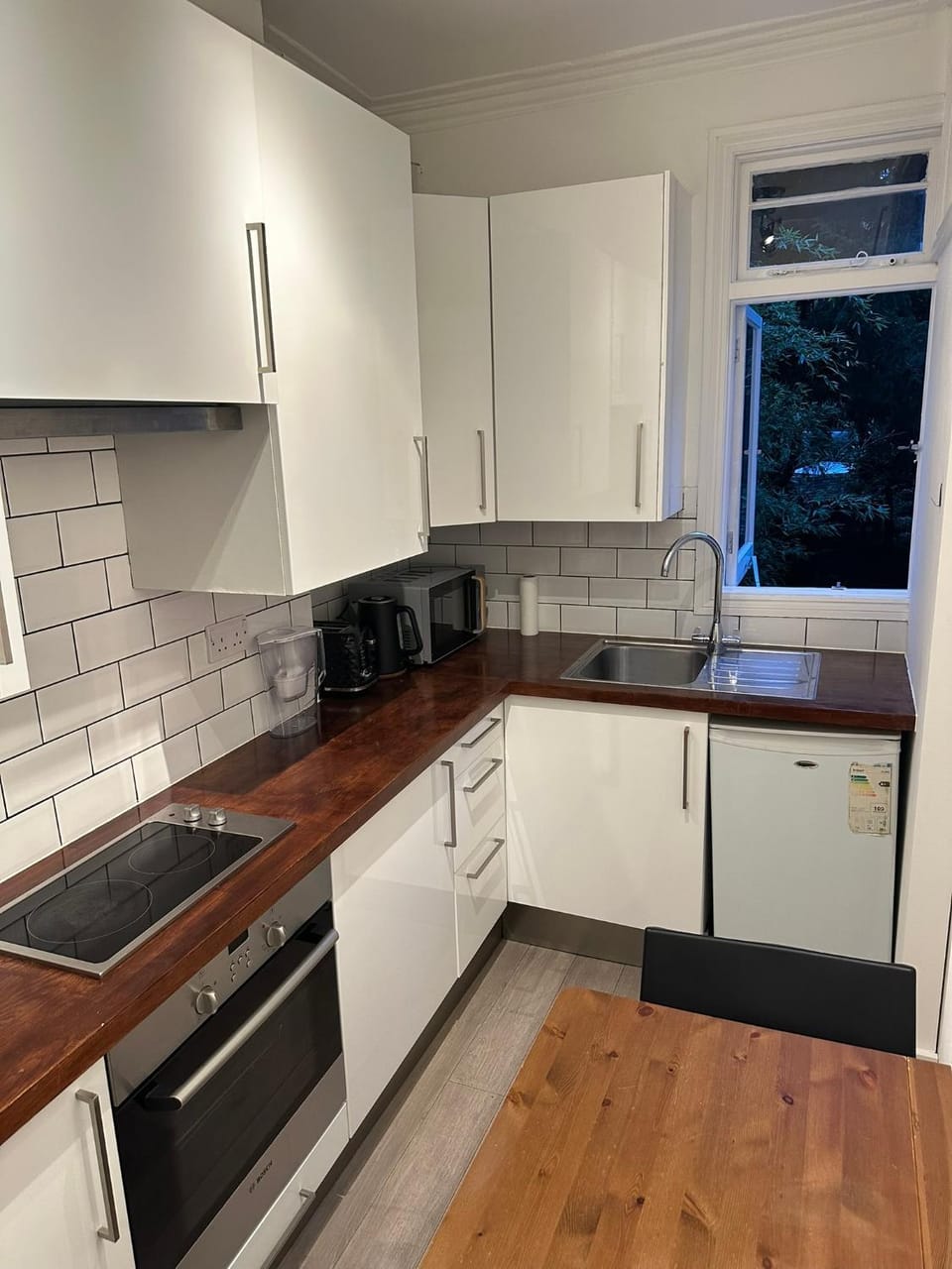 Kitchen or kitchenette, oven, stove