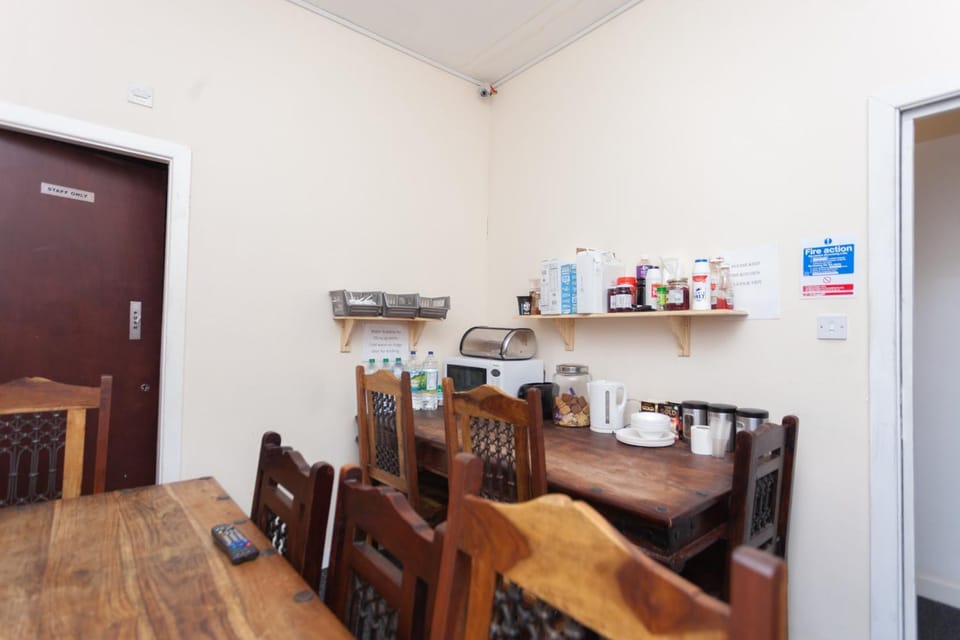 Communal lounge/ TV room, Kitchen or kitchenette, Communal kitchen, Breakfast, Continental breakfast