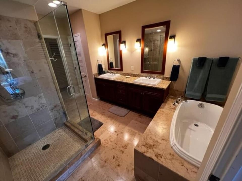 Shower, Toilet, Bathroom, Bath, towels