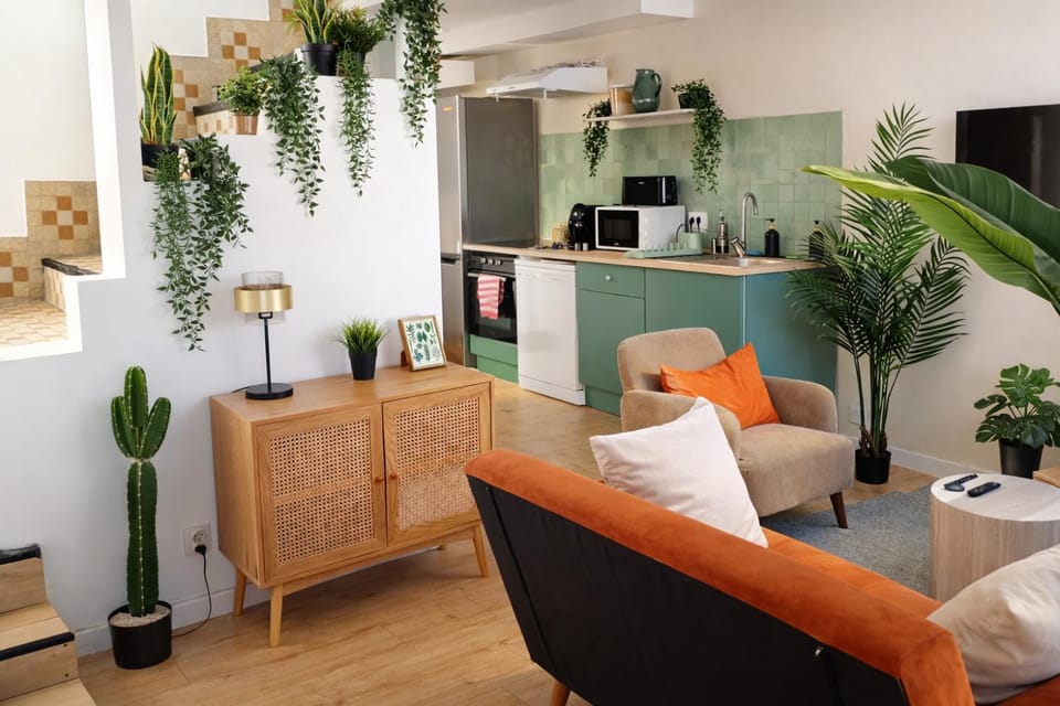 Communal lounge/ TV room, TV and multimedia, Living room, Family