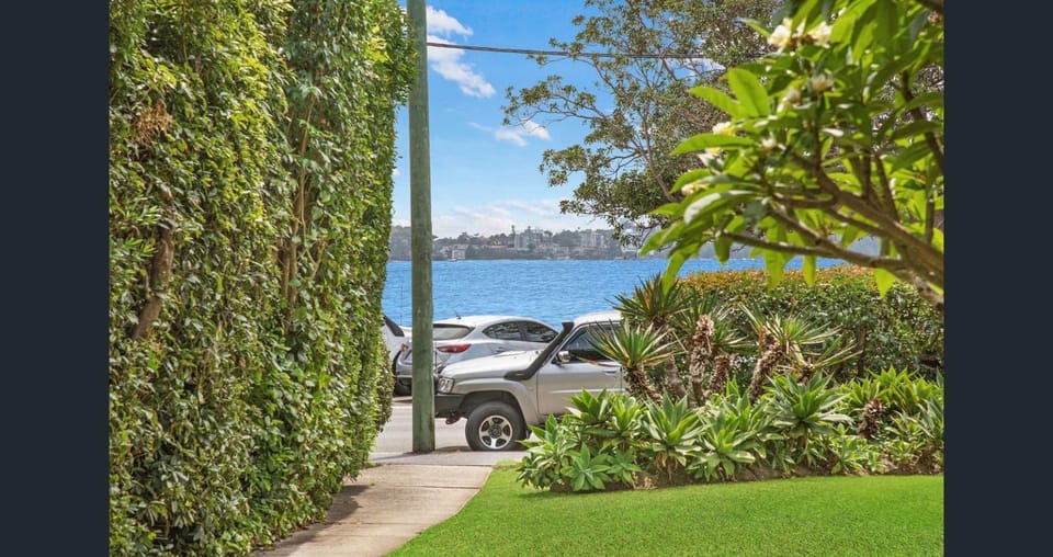 Chic 1-Bed Apartment by Balmoral Beach Apartment in Sydney