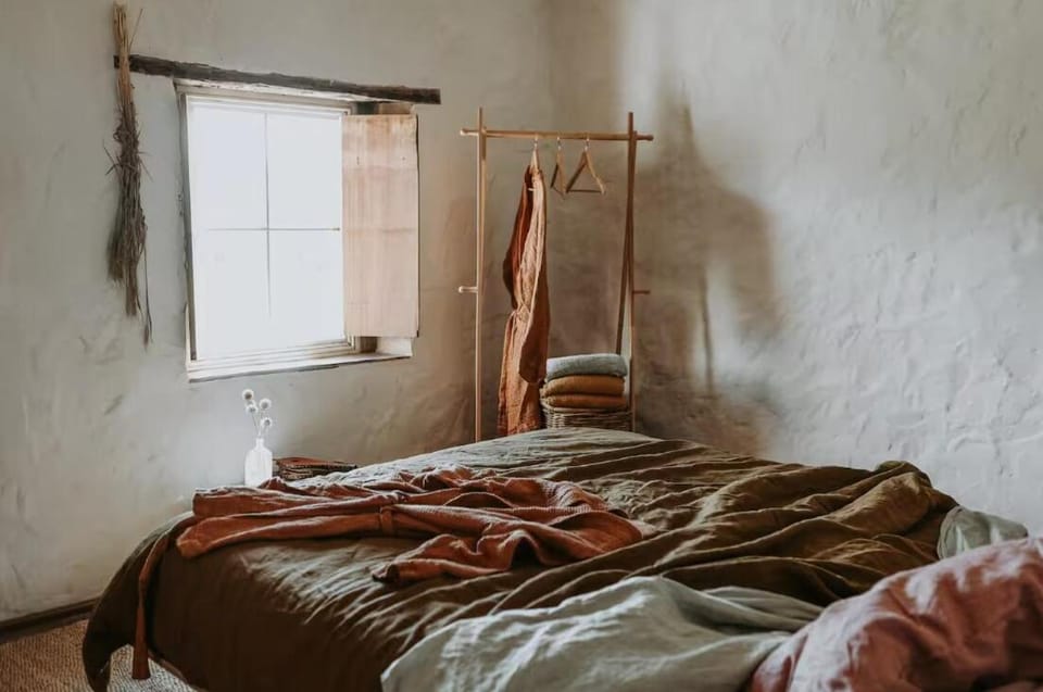 Simplistic Luxury Cottage, Ross Chalet in Tasmania