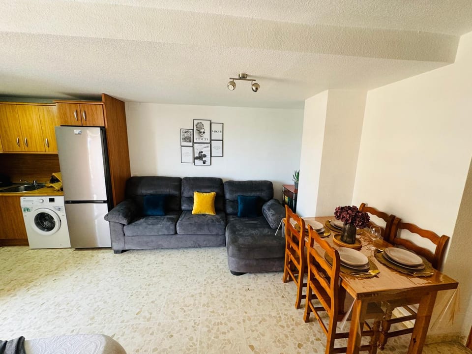 Kitchen or kitchenette, Living room, Dining area, pet friendly, stove, washing machine