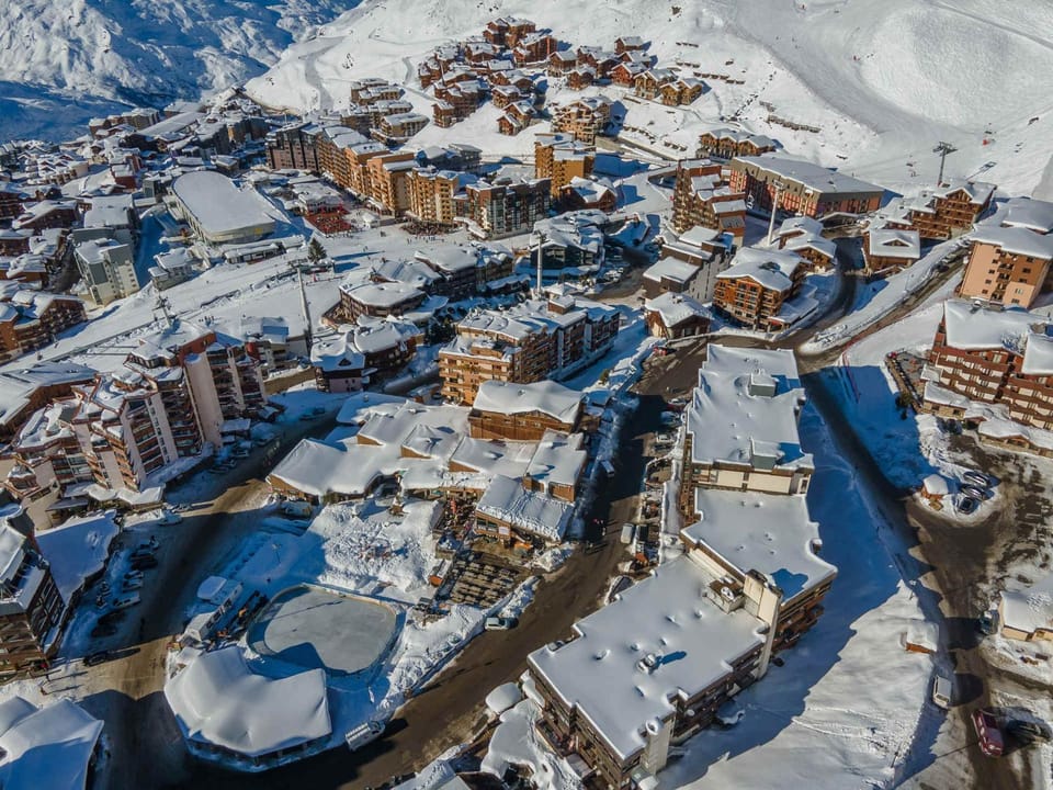 Appartement cosy aux pieds des pistes avec balcon - FR-1-640-76 Apartment in Les Allues