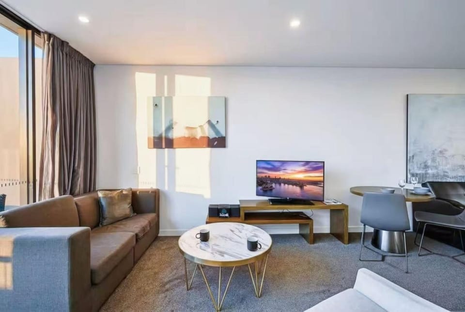 Stylish 1BD Apt Near Chatswood Train Station Apartment in Sydney