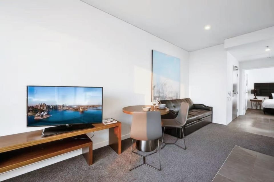 Stylish 1BD Apt Near Chatswood Train Station Apartment in Sydney