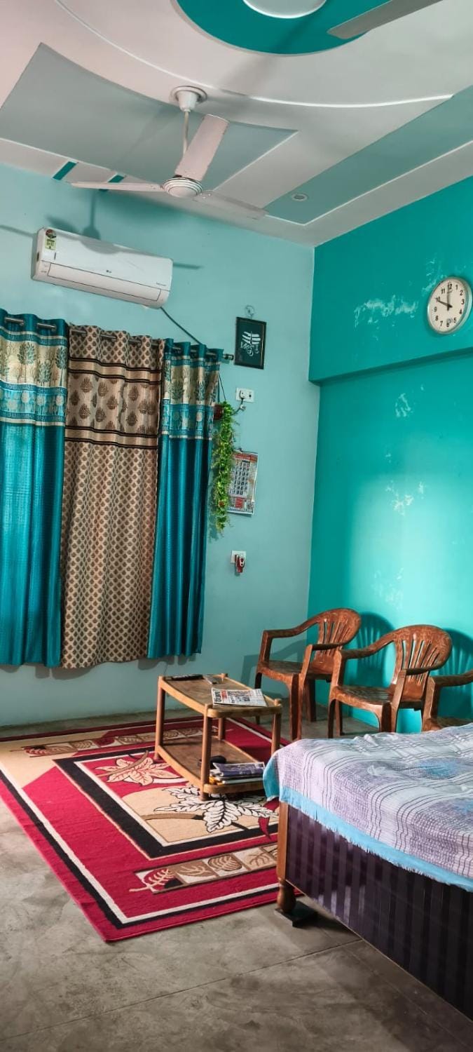 Living room, Photo of the whole room, Seating area, air conditioner