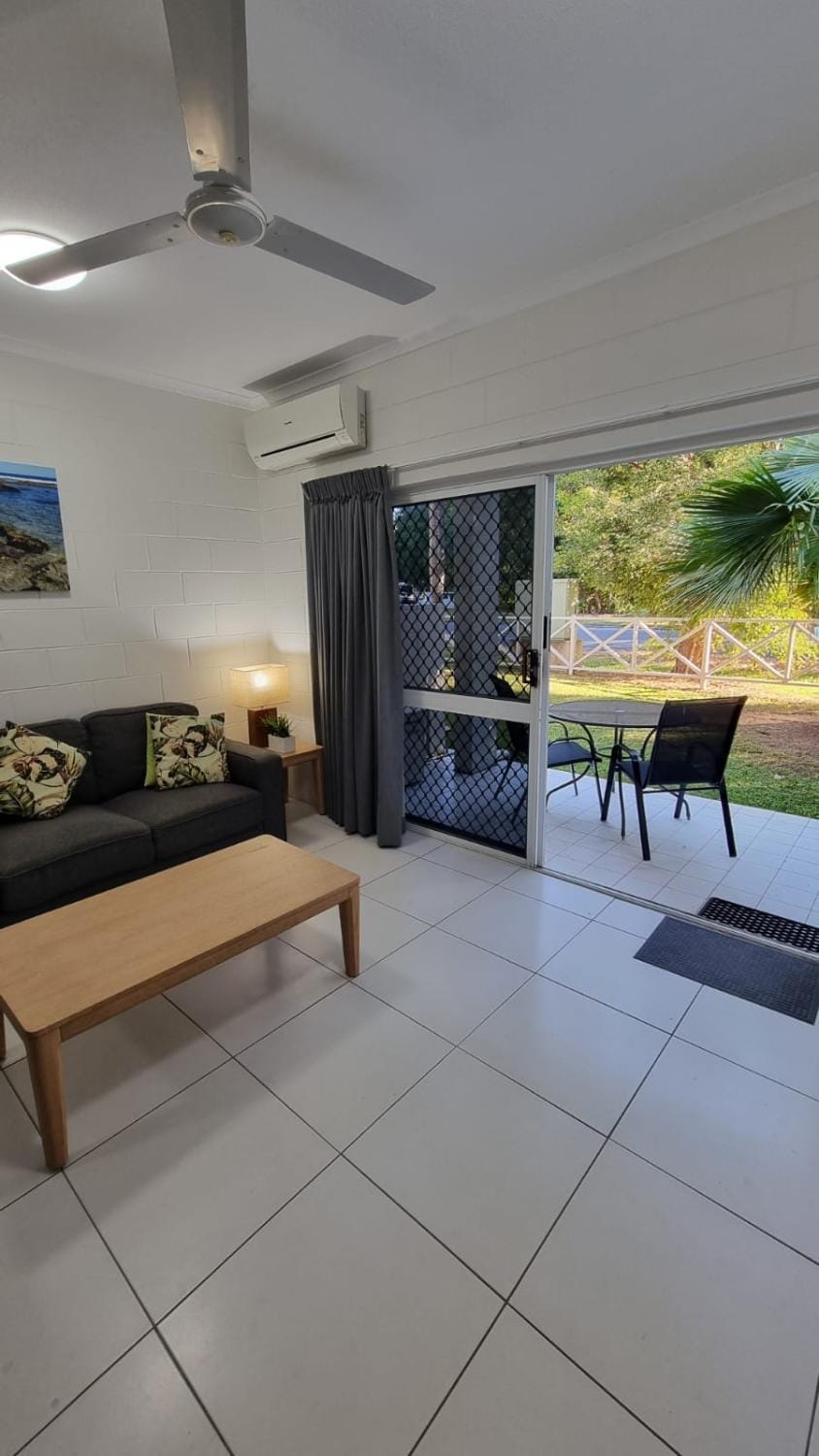 Balcony/Terrace, Living room, Seating area, Dining area