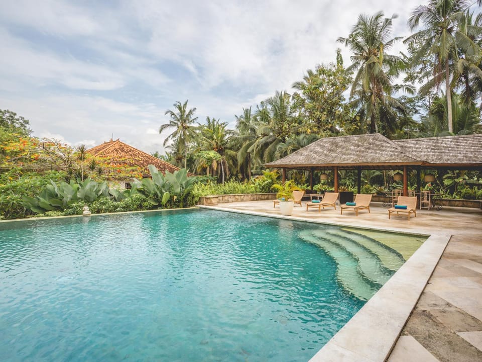 Balcony/Terrace, Garden view, Pool view, Swimming pool, sunbed