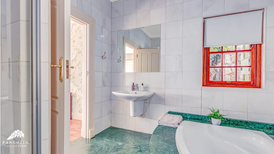 House Sunbeam GuestHouse Bed and Breakfast in Johannesburg