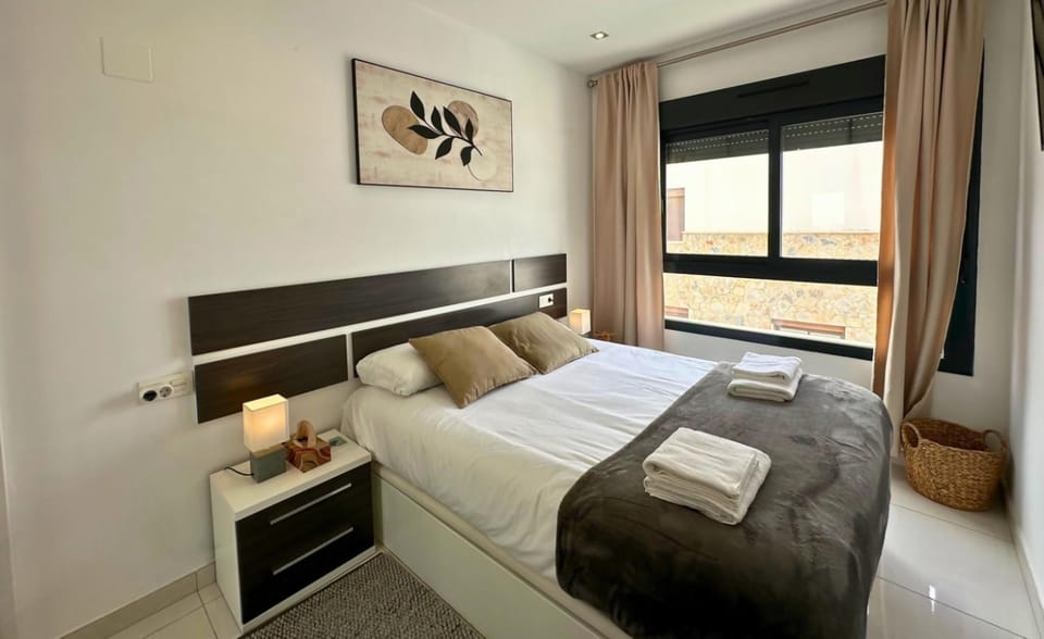 Torremar 81: Exclusivo apartamento con terraza Apartment in Vega Baja del Segura