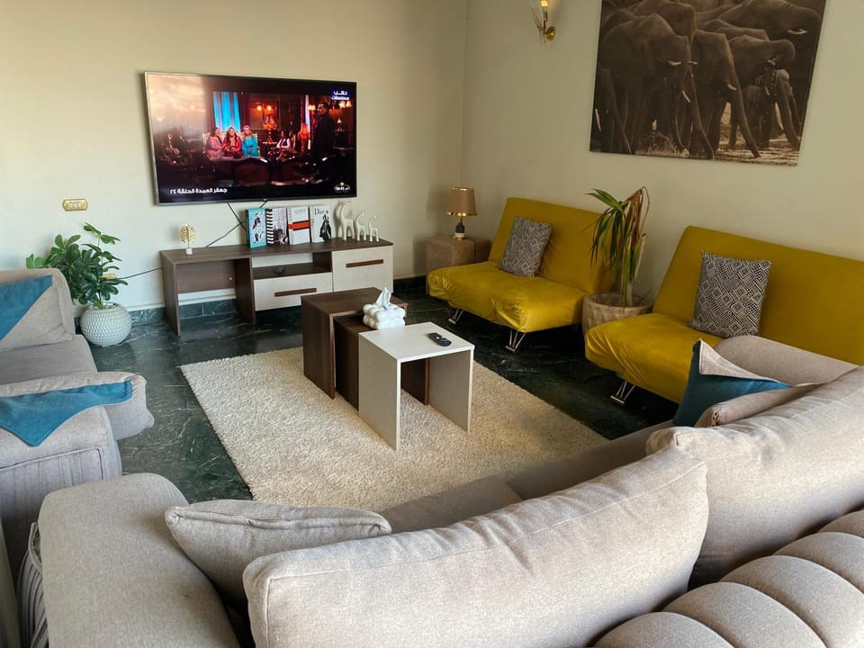 شقة ابراج اللؤلؤة علي كورنيش النيل مباشر Apartment in Cairo