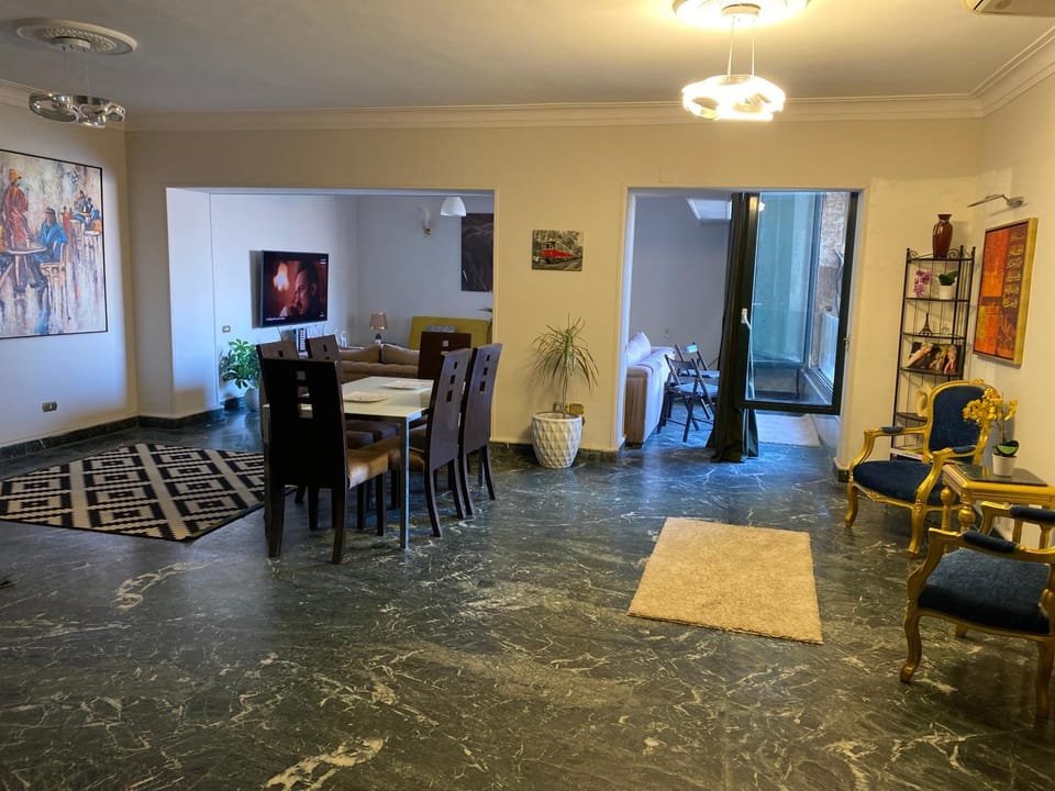 شقة ابراج اللؤلؤة علي كورنيش النيل مباشر Apartment in Cairo