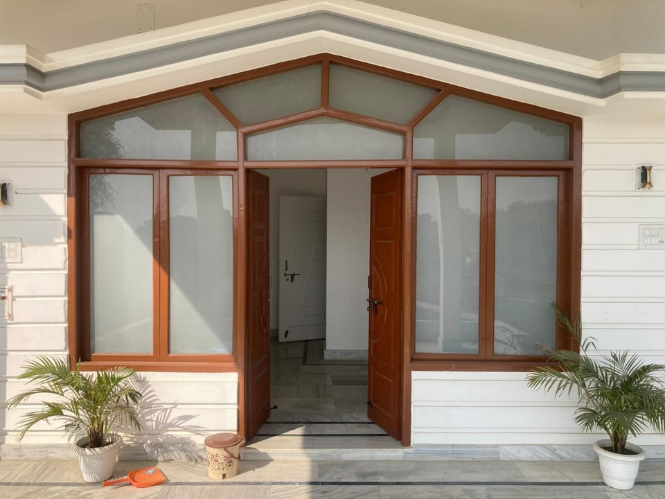 Facade/entrance