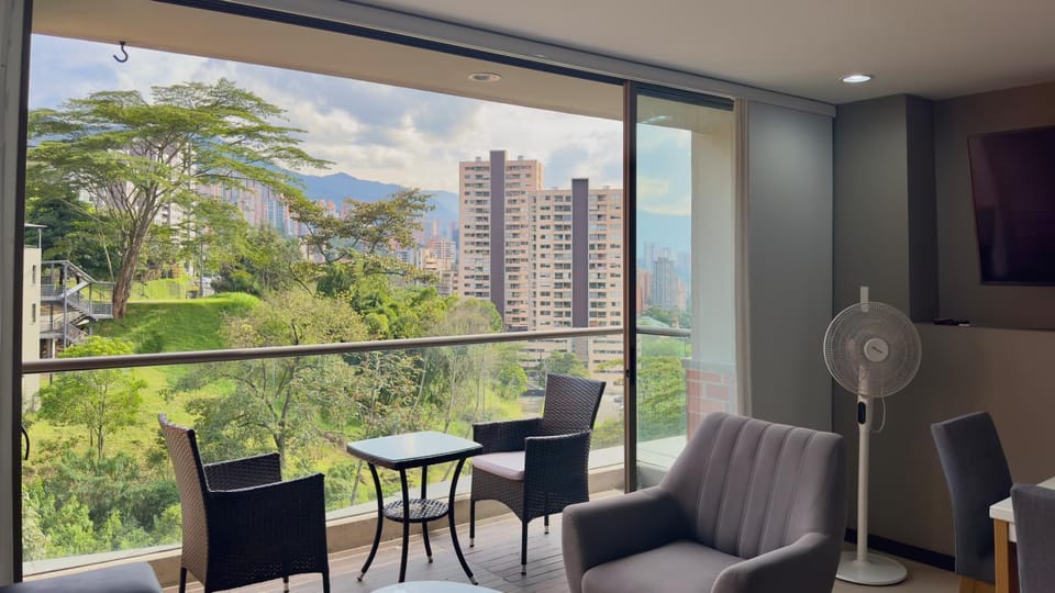 3BR AC Top Location Views El Poblado Apartment in Medellin