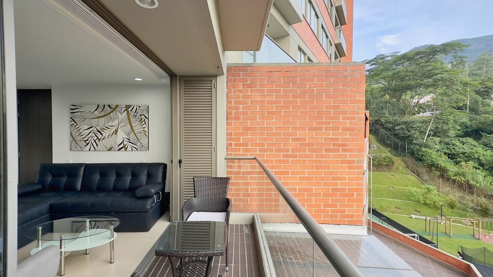 3BR AC Top Location Views El Poblado Apartment in Medellin
