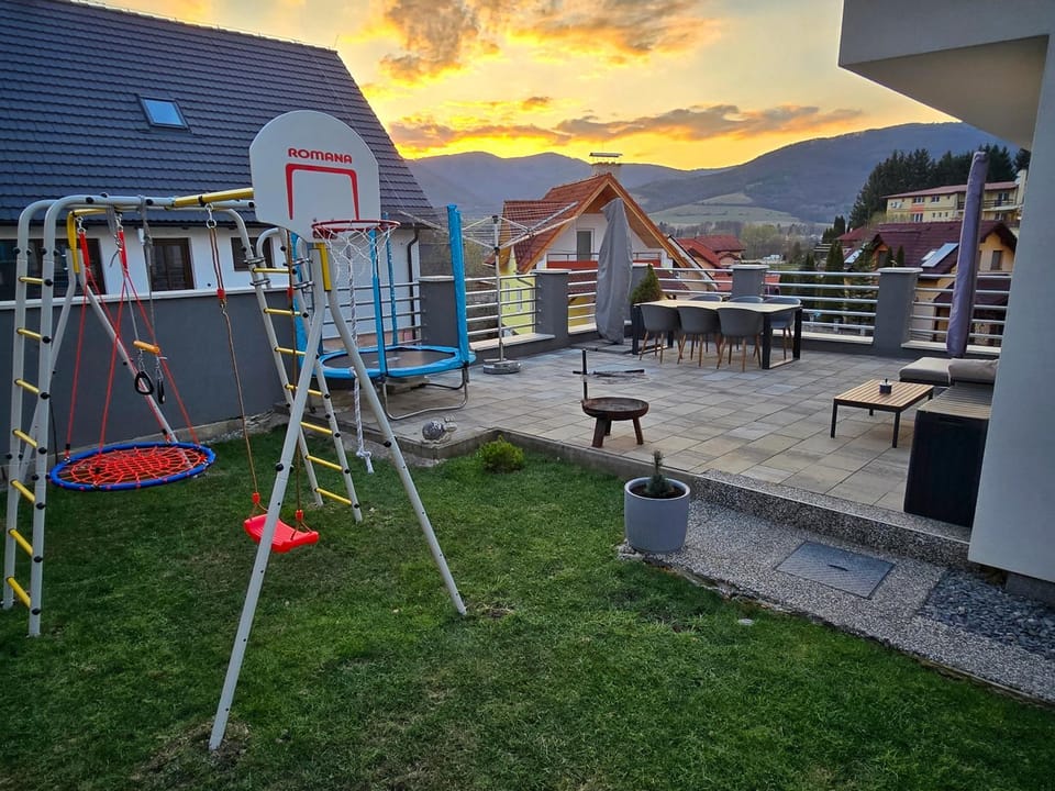 Children play ground, Mountain view