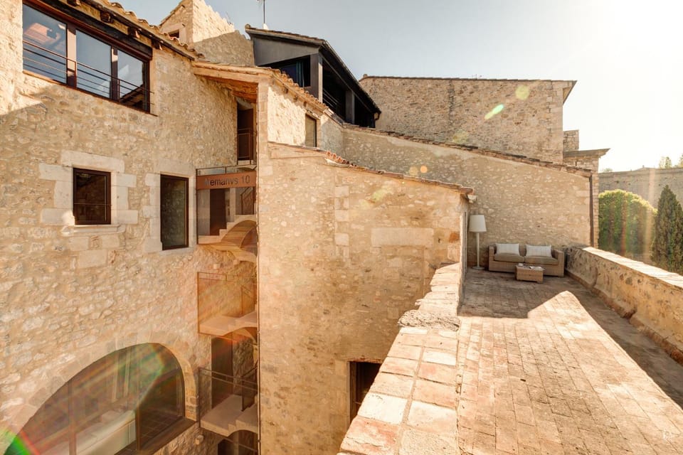 Facade/entrance, Off site, Balcony/Terrace