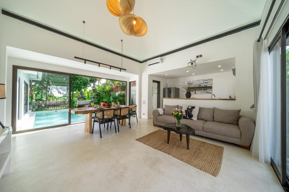 Living room, Dining area, Pool view