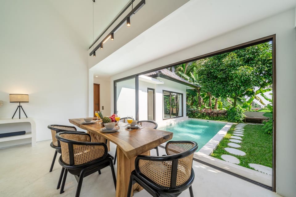 Patio, Dining area, Garden view, Pool view