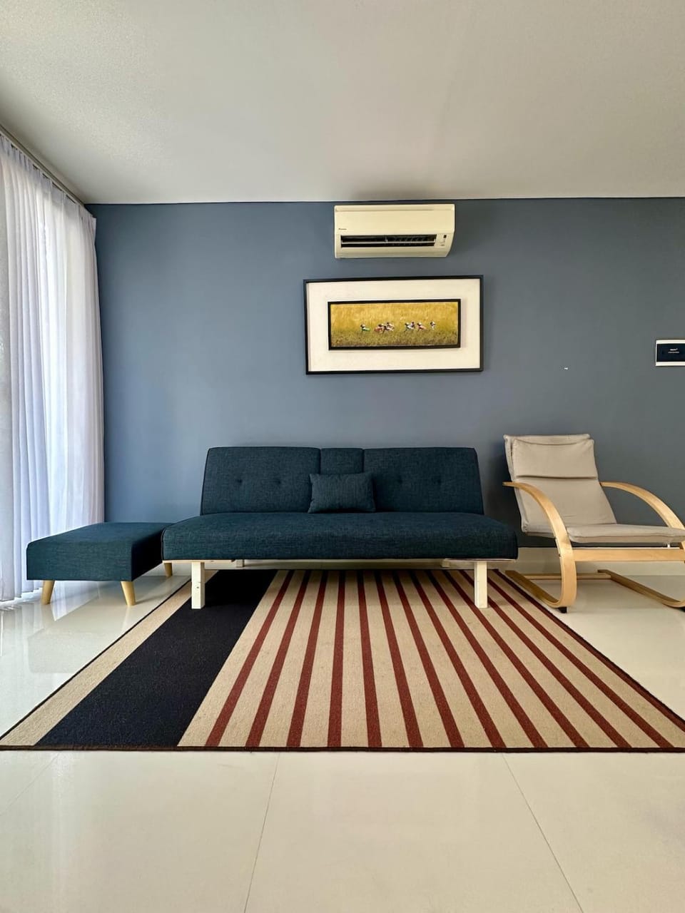 Living room, Seating area, air conditioner