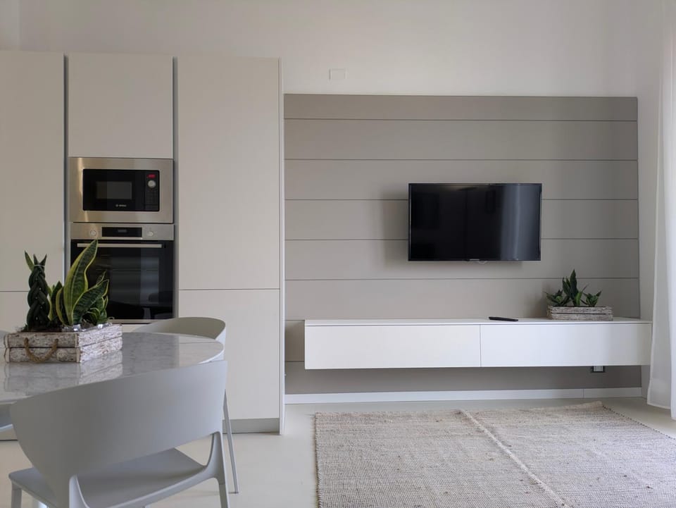 TV and multimedia, Living room, Seating area, oven