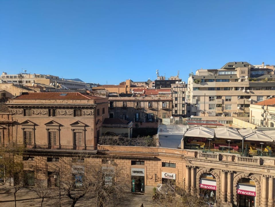 Neighbourhood, View (from property/room), City view, Landmark view, Street view