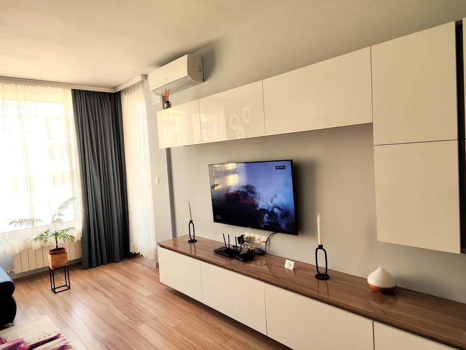 Communal lounge/ TV room, TV and multimedia
